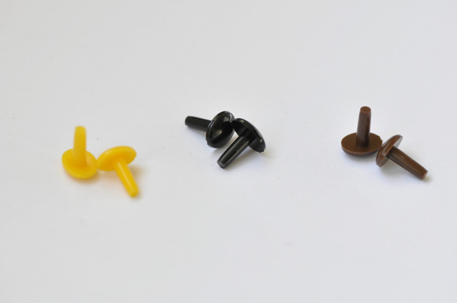 6x8mm Amigurumi Animals Eyes/ Noses Come With Washers/ 10pcs A Pack/Pick Color
