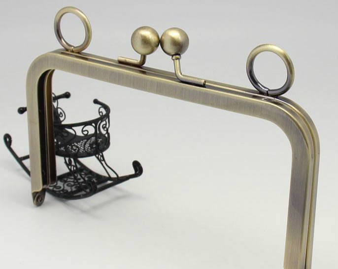 1 PC Retro Antique Bronze Metal Purse Frame /Handle Purse Frame 15 x 8.5cm ( 5.9 x 3.3 inch) E321