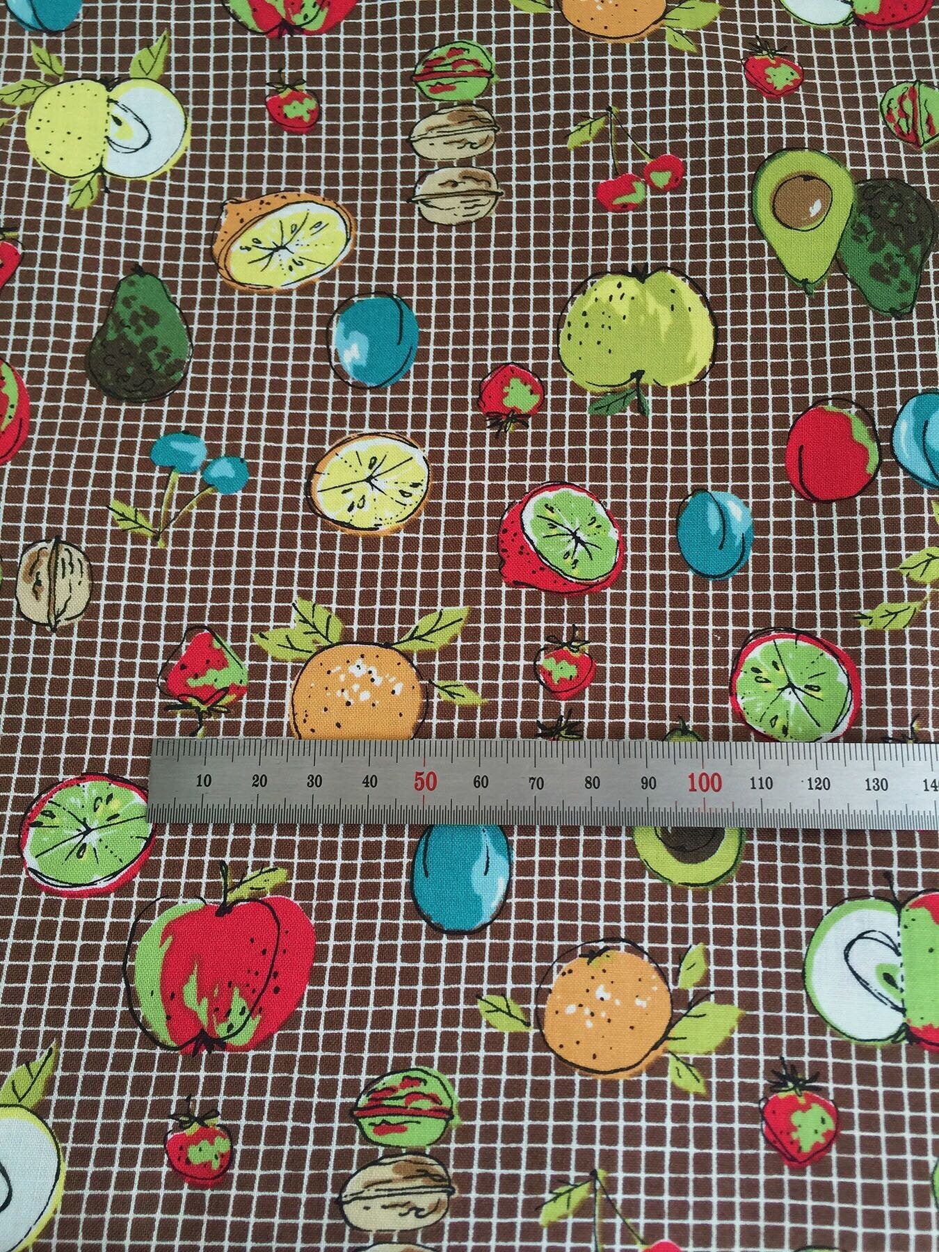 Cotton Fabric With Avocado Fruits Pattern Thin Cotton Fabric Sewing Material 50 x 110cm