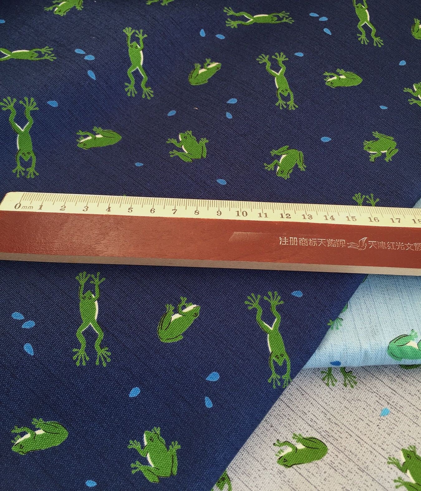 Frog Pattern Cotton Fabric Soft Thin Cotton Fabric Sewing Material 50 x 110cm