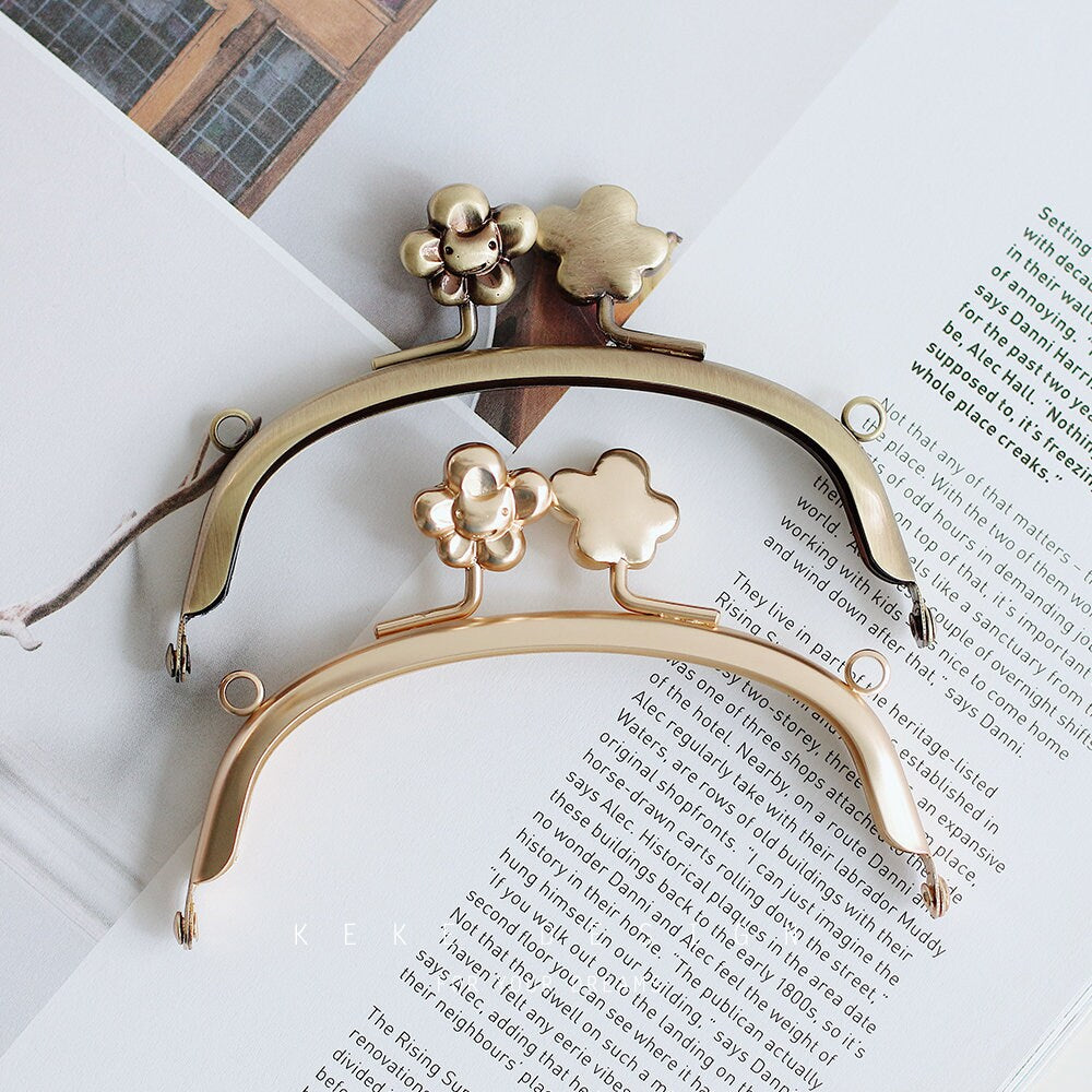 10.5cm Bronze Purse Frame Bag Hanger Glue-In Style With Smile Kiss Closure 10.5cm x 5cm