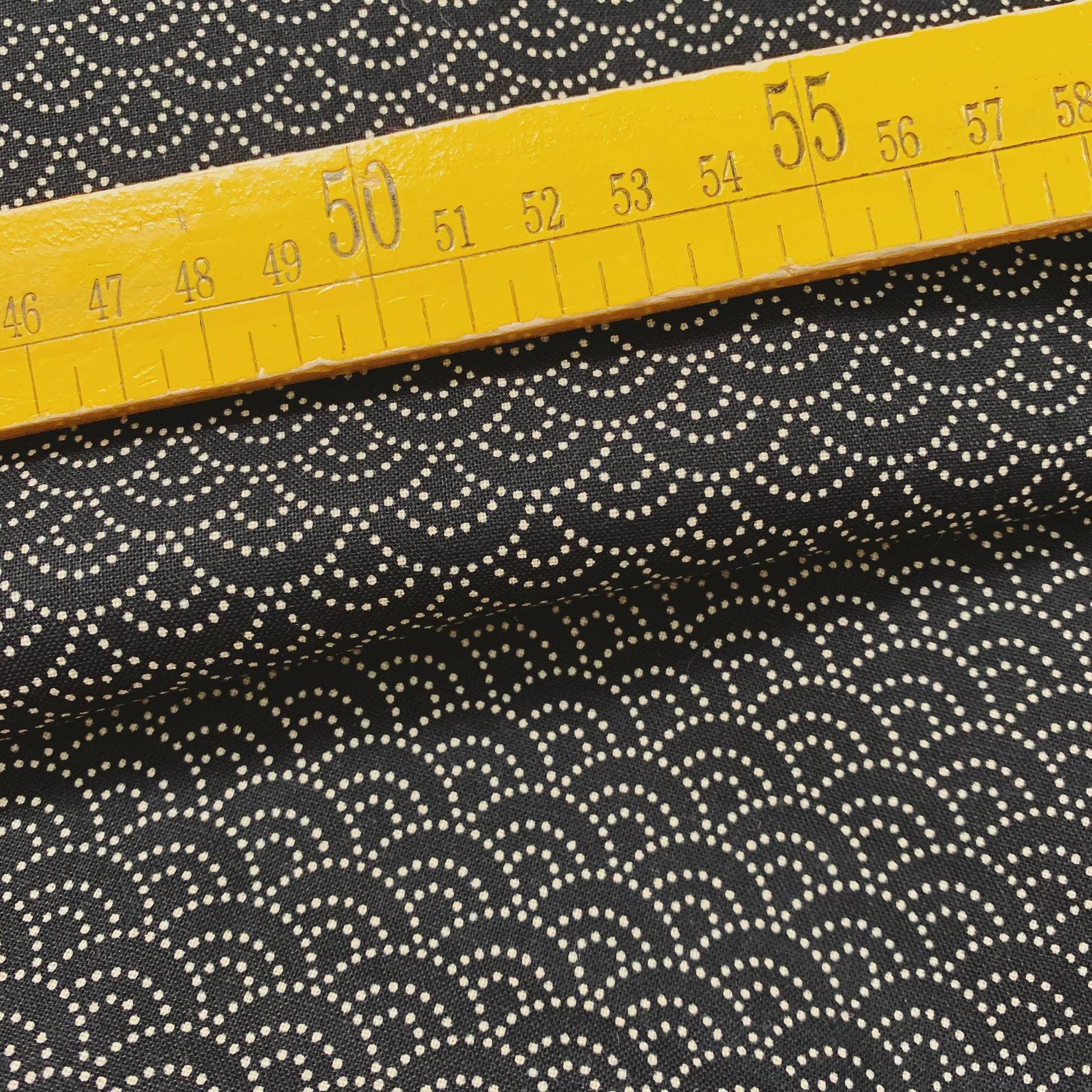 Retro Black Cotton Fabric High Quality Sewing Material Wave Pattern 50 x 110cm (19