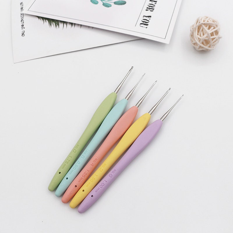Size 0.6mm to 1.75mm Crochet Hook Thin Style Needlework Hook Pick Size