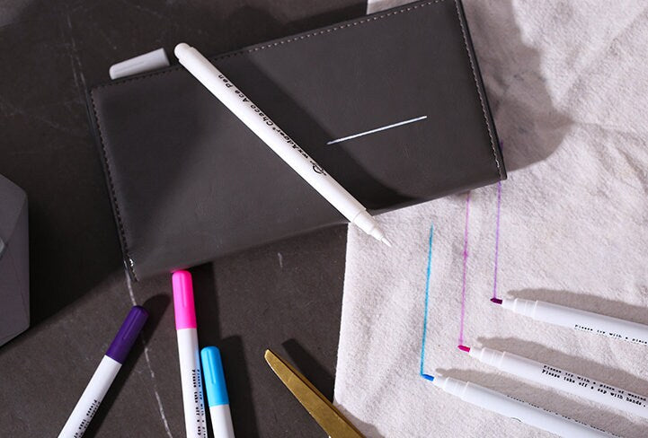 2 Pieces Air Erasable Pen/ Quilt Marker/ Disappearing fabric pen/ Fabric Chalk Pencil Pick Color