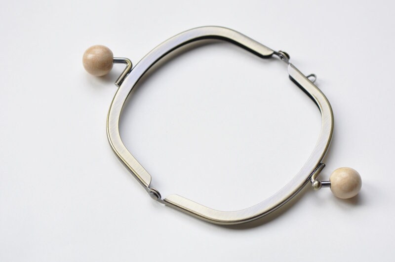 10.5cm Bronze Purse Frame With Green Color Wooden Kisslock Glue In Style 10.5cm x 5.5cm