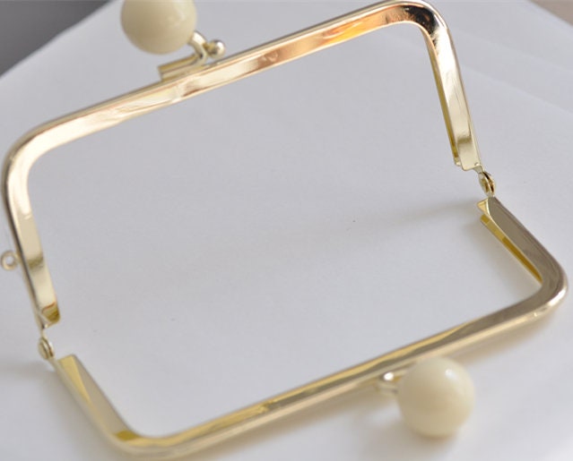 Light Gold Purse Frame Bag Hanger Glue-in Style With Beige Color Kisslock 13cm x 6cm